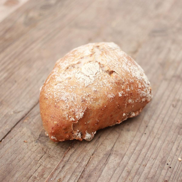 Produktfoto zu Walnuss-Brötchen (Mindestbestellmenge ab 3 Stück)